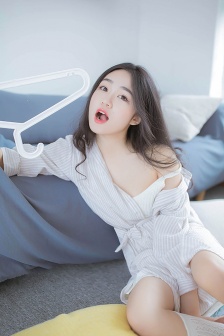 腿打开一点就可以吃到扇贝了